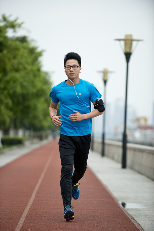 跑步.jpg 跑步.jpg